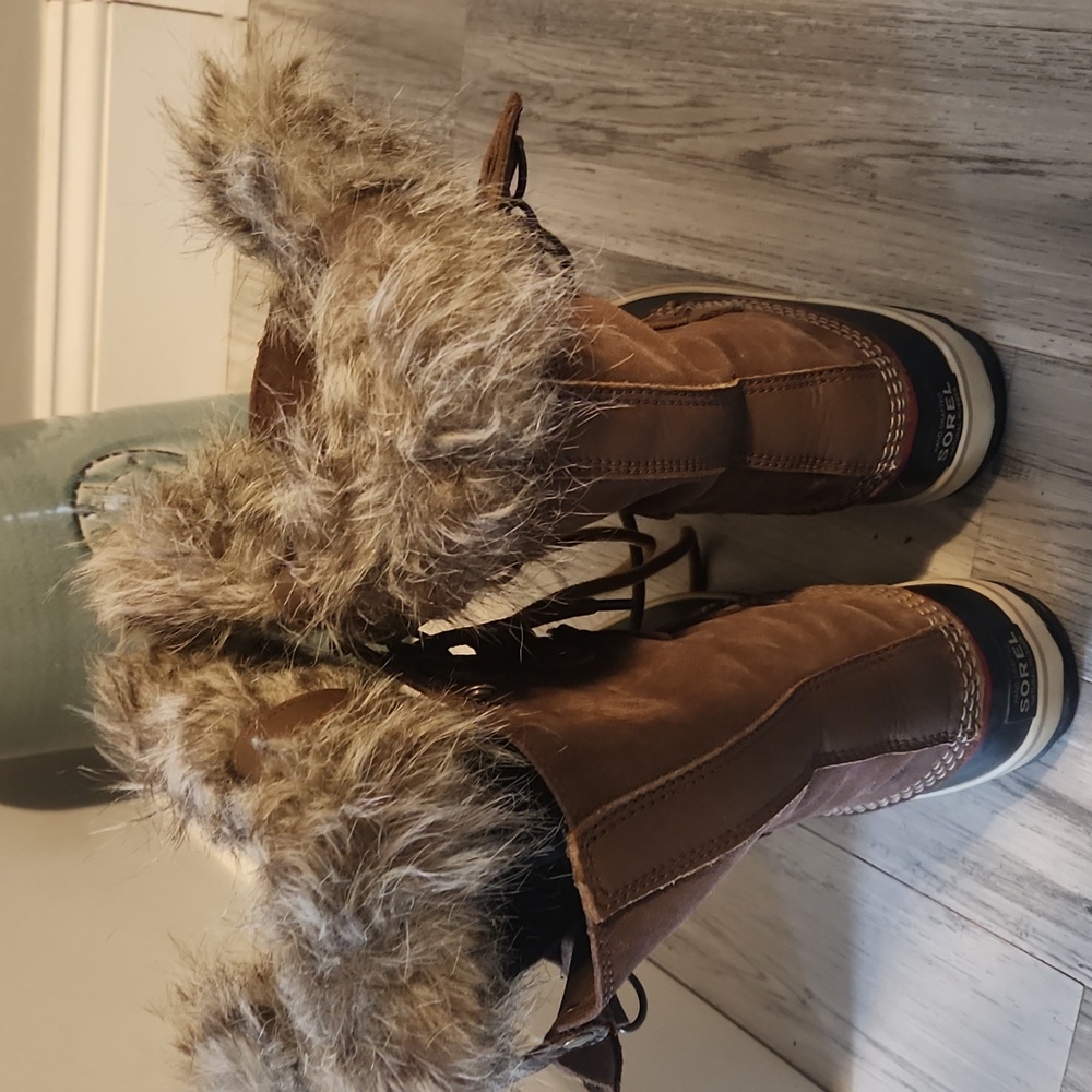 Boots - Picture 2 of 4